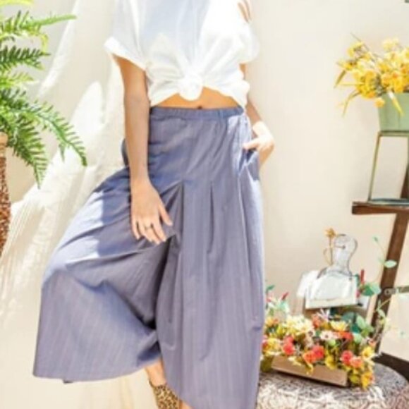 Easel Pants - easel Relaxed Wide-Leg Pinstripe Trousers in Slate